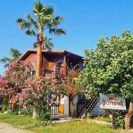 Sunset Boutique Hotel & Apartments Чирали Екстер'єр фото
