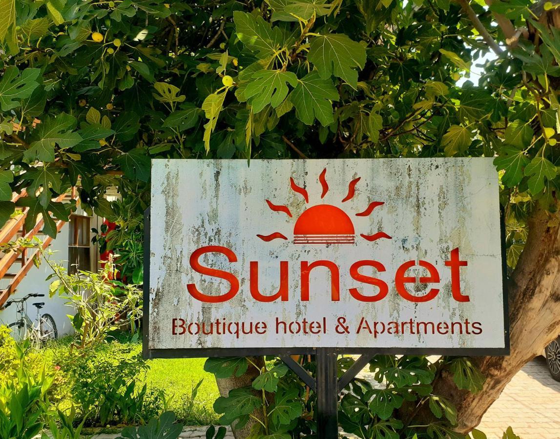 Sunset Boutique Hotel & Apartments Чирали Екстер'єр фото