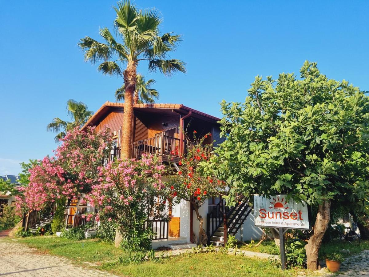 Sunset Boutique Hotel & Apartments Чирали Екстер'єр фото