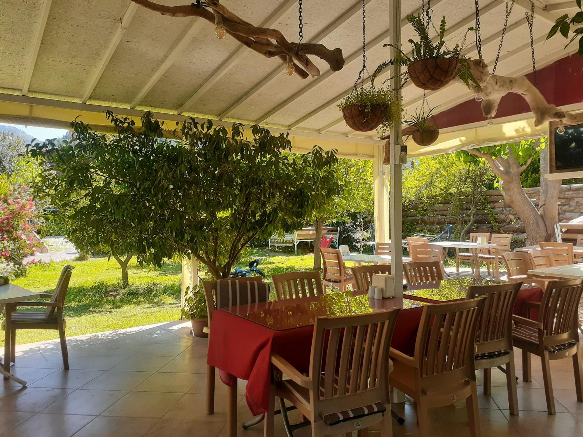 Sunset Boutique Hotel & Apartments Чирали Екстер'єр фото