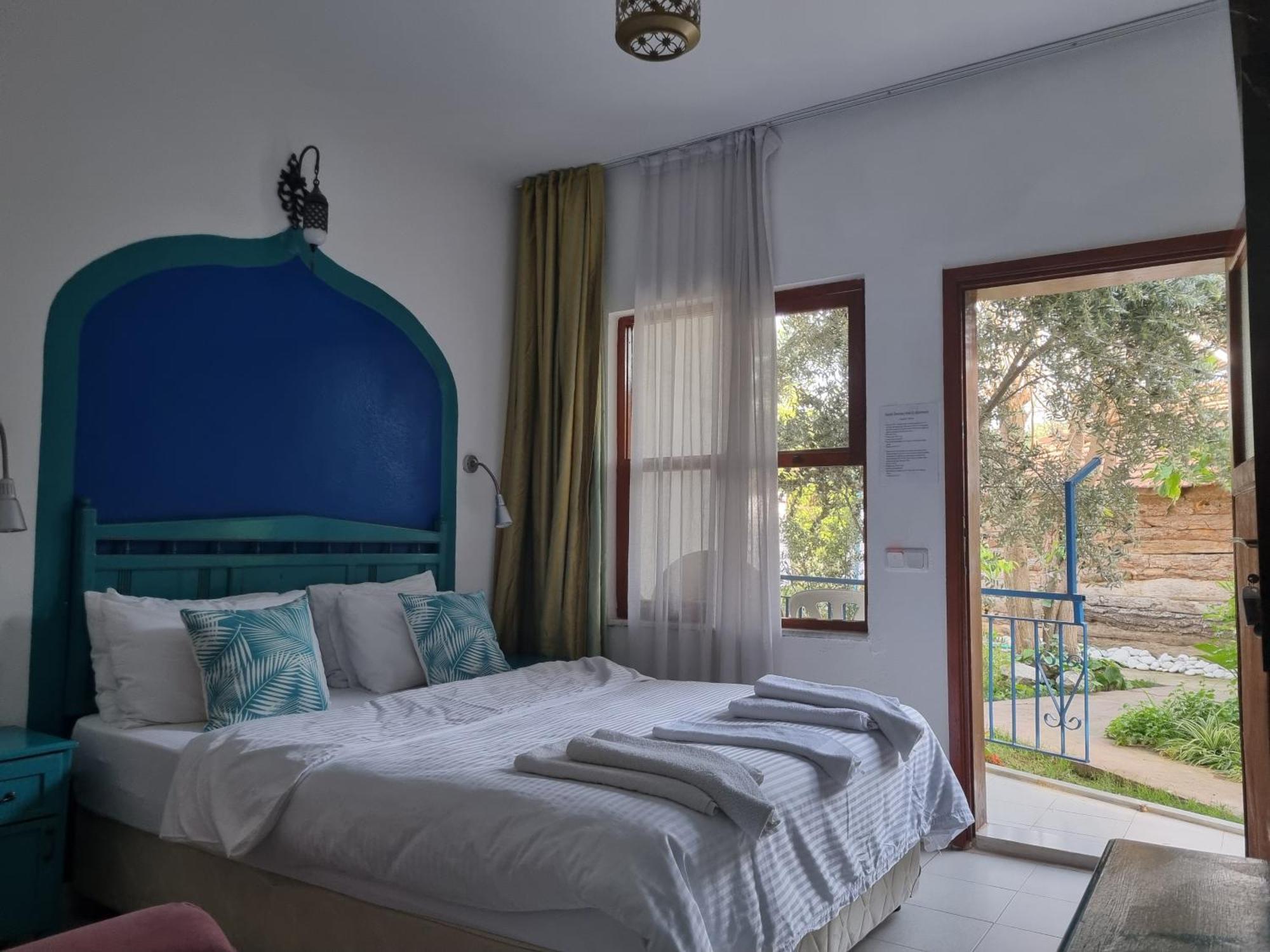 Sunset Boutique Hotel & Apartments Чирали Номер фото