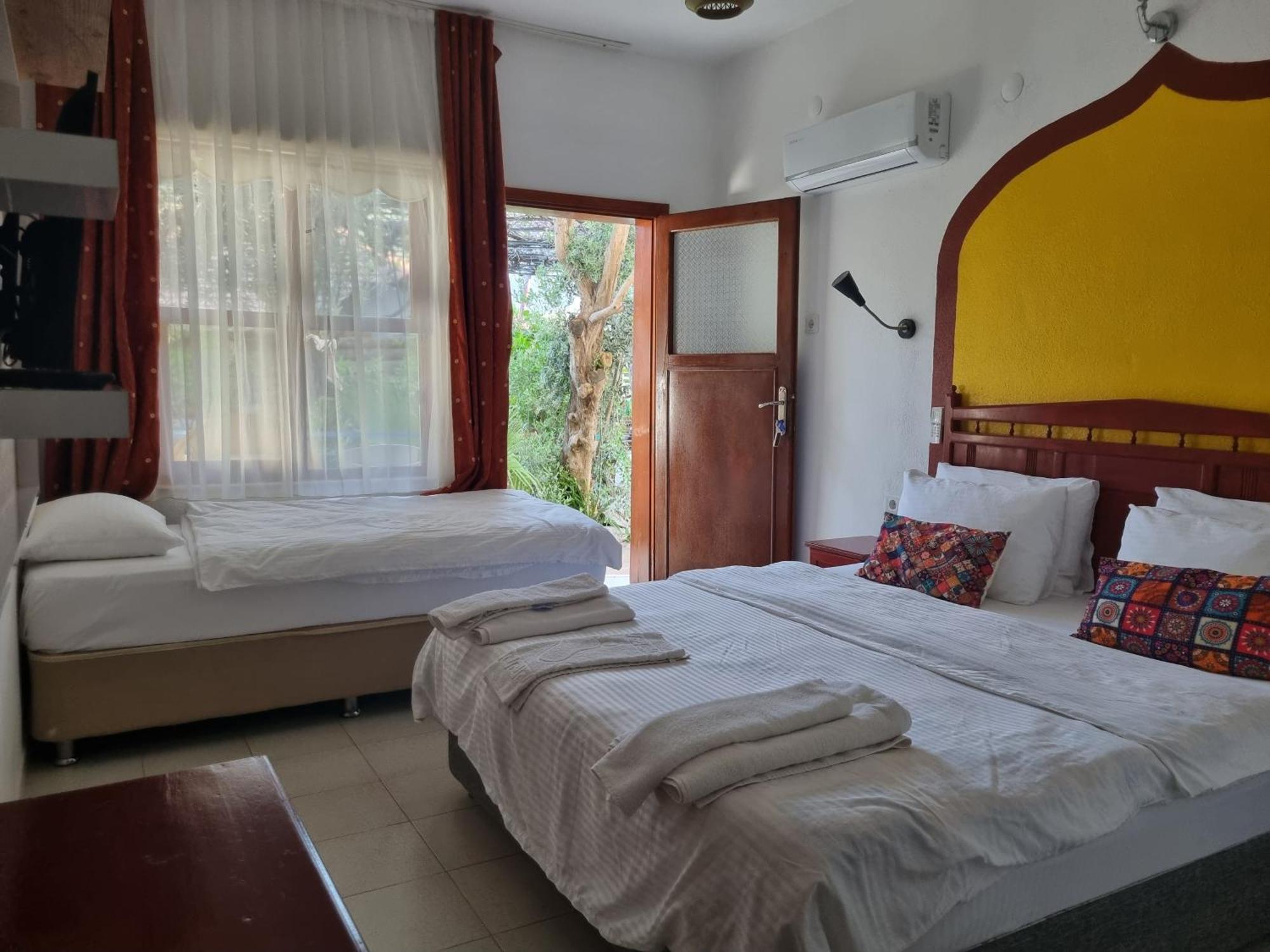 Sunset Boutique Hotel & Apartments Чирали Номер фото