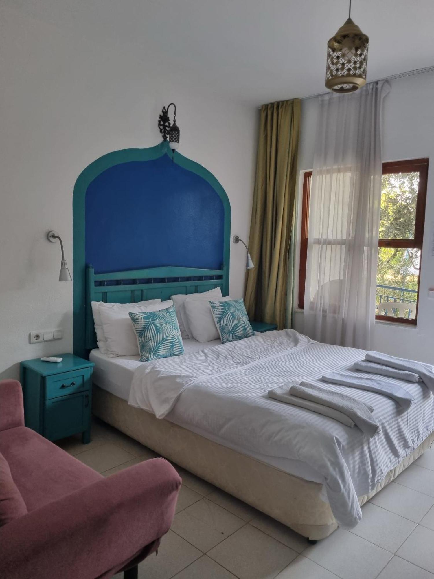 Sunset Boutique Hotel & Apartments Чирали Номер фото