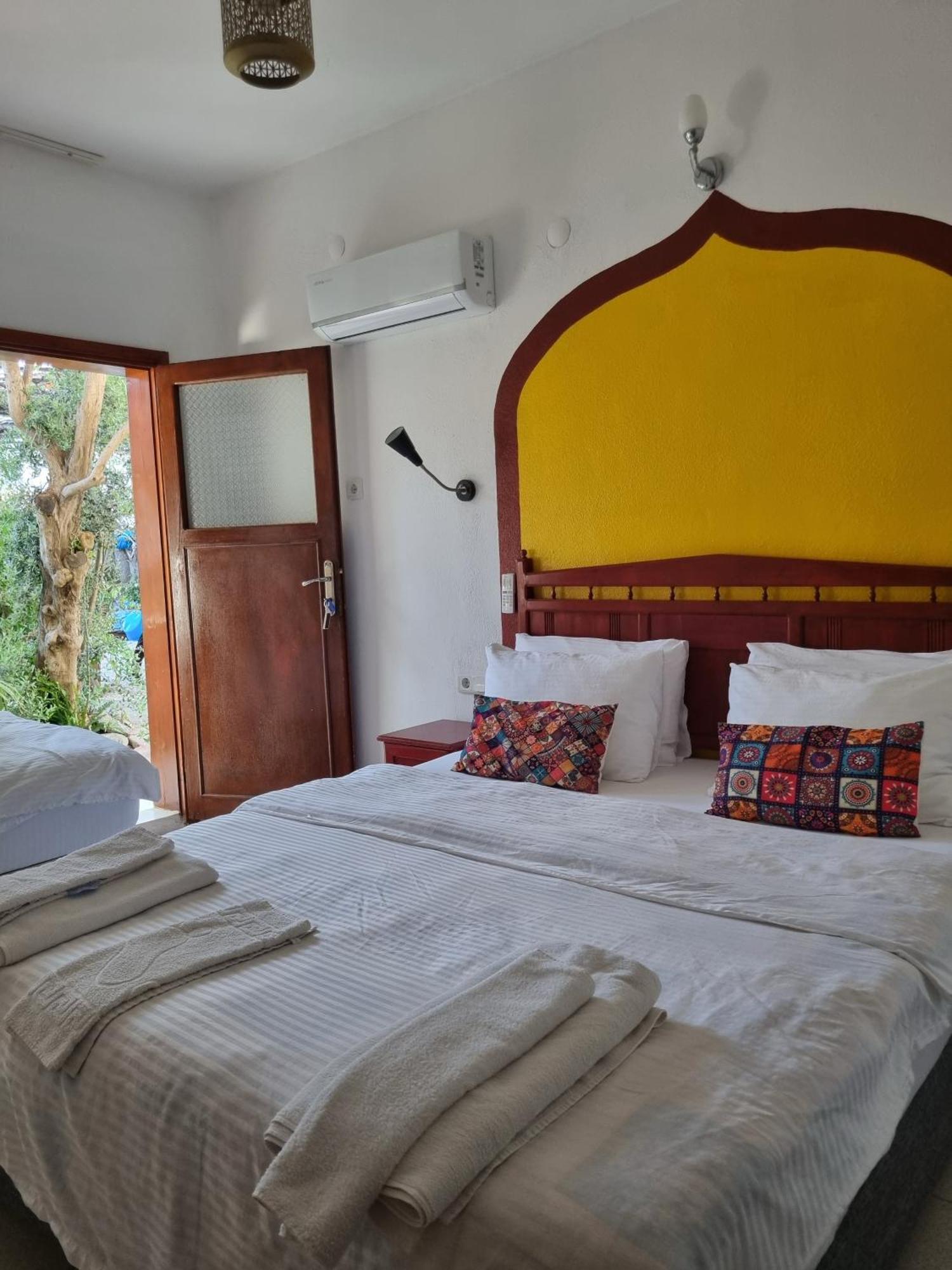 Sunset Boutique Hotel & Apartments Чирали Номер фото