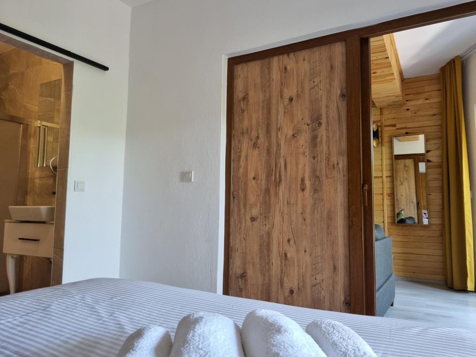 Sunset Boutique Hotel & Apartments Чирали Номер фото
