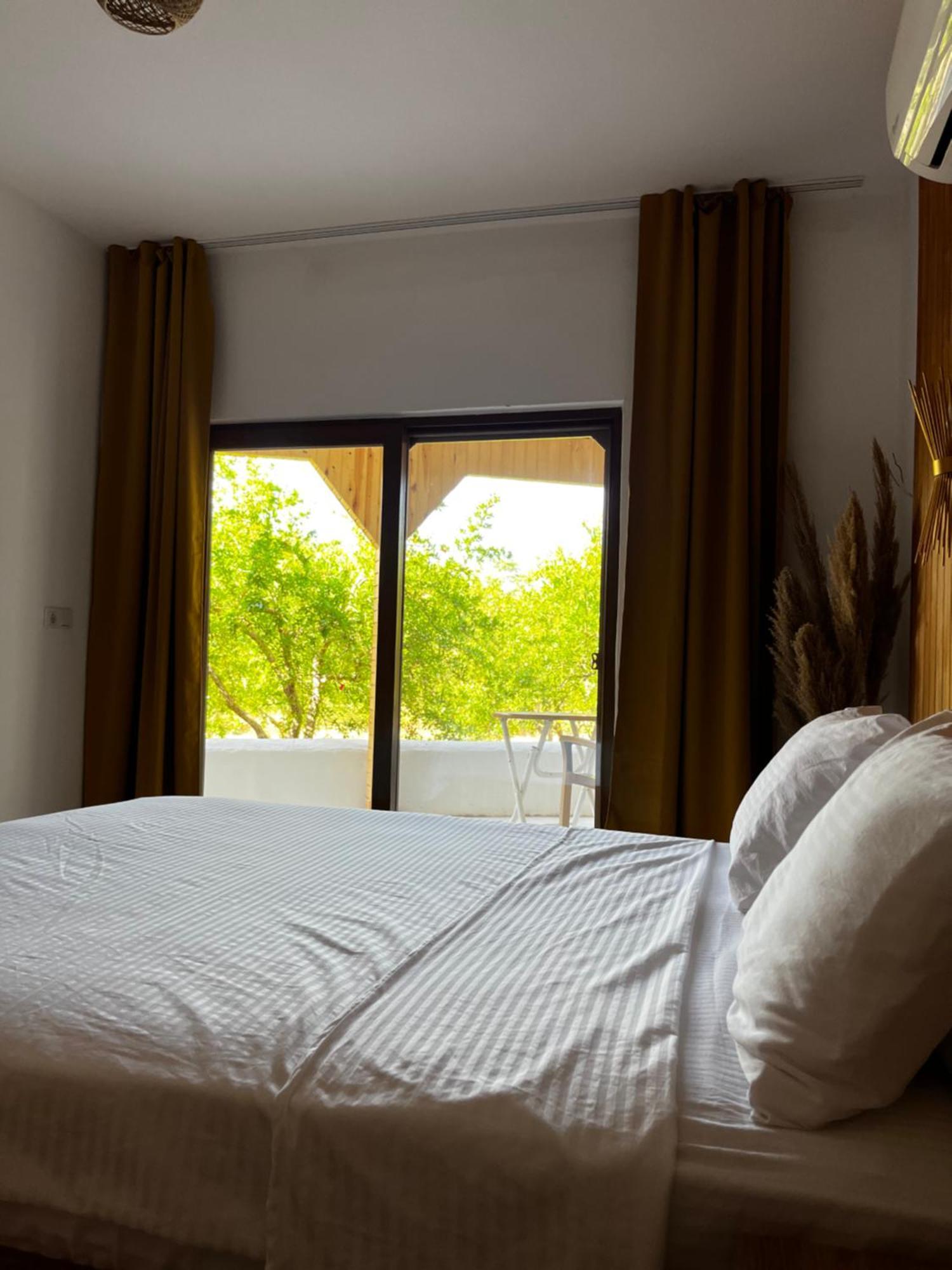 Sunset Boutique Hotel & Apartments Чирали Номер фото